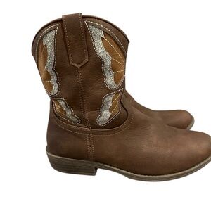 Madden Girl Brown with Silver Details Side Zip Closure, Size 5 Girls.
